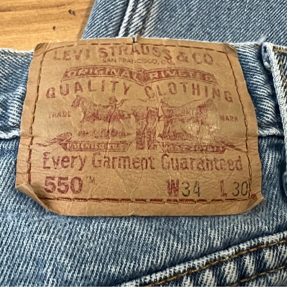 Vintage Y2K 2000 Levi’s 550 Classic Relaxed Fit Size 34 Medium Wash - Picture 3 of 7